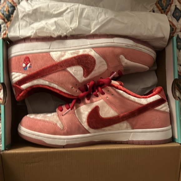 Nike SB  (special edition) for Strangelove Dunks - Size 11 - Picture 4 of 16